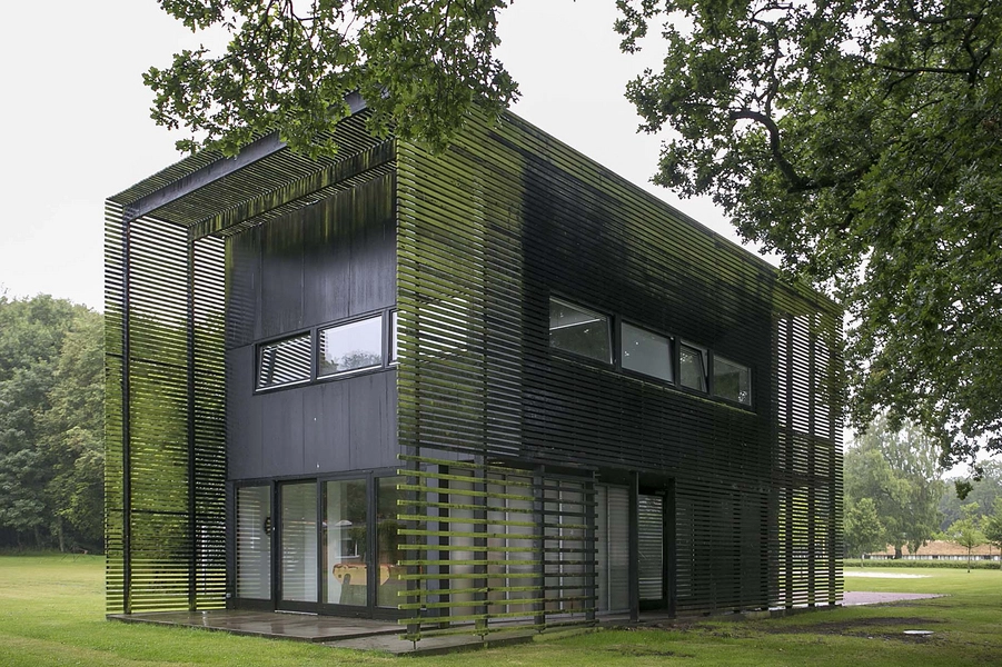 Fælleshus Krabbesholm Total, blik fra syd langs vejen