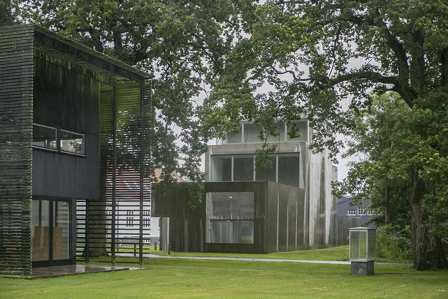 Fælleshus Krabbesholm Blik fra vest, mod Four Boxes Gallery