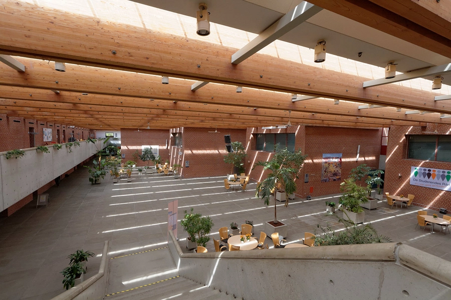 Esbjerg Seminarium - University College Syd Indgangshal, lysindfald