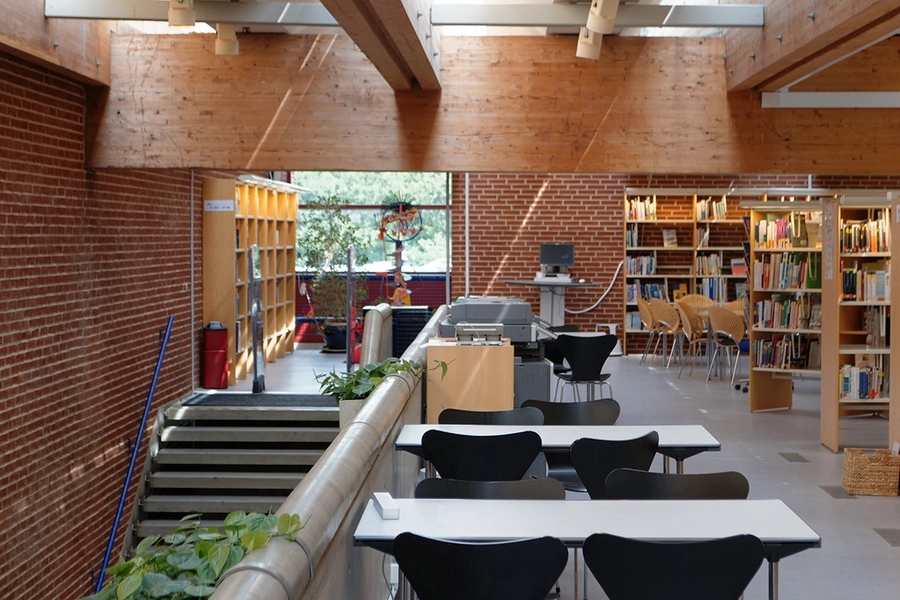 Esbjerg Seminarium - University College Syd Biblioteket