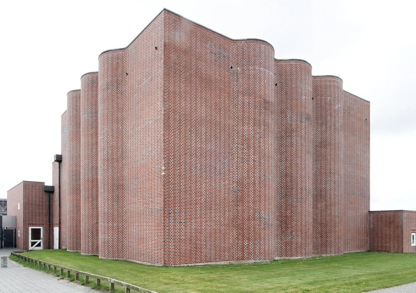 Sædden Kirke Kirkerummets skulpturelle volumen