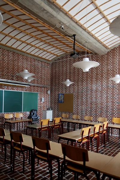 Sædden Kirke Interiør, tegl