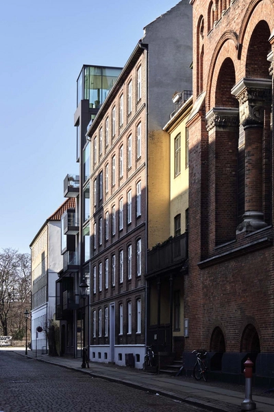 Stokhusgade 4b Infill Etageadskillelserne følger nabobygningen