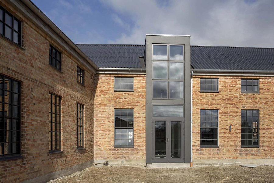 Bonevoksfabrikken Blik fra syd på karnap