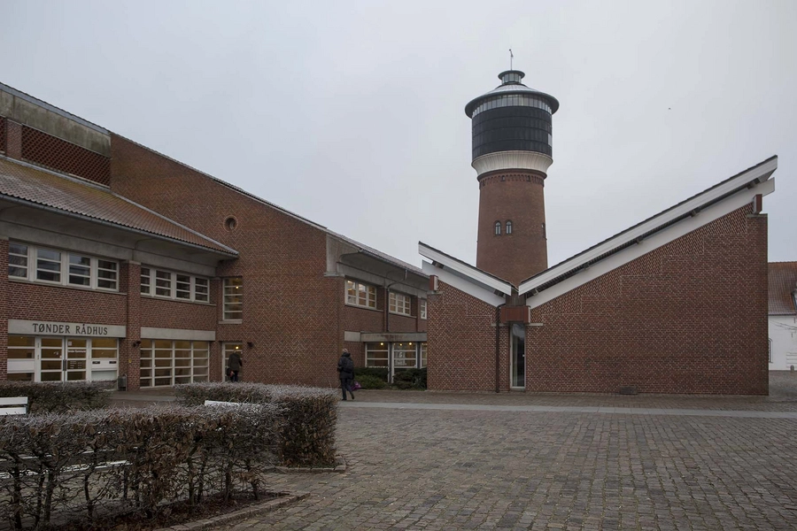 Tønder Rådhus Blik fra øst mod rådassal og hovedindgang i nordfacaden