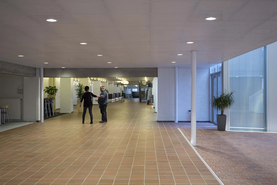 Tønder Rådhus Vandrehal, overgang til den gamle del af huset