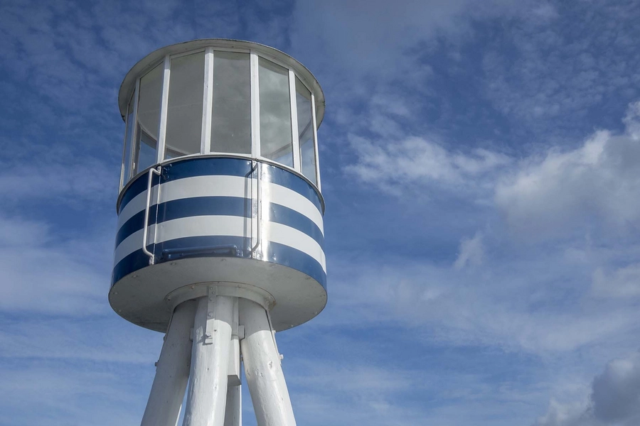 Ny Bellevue Strandbad Livreddertårn, nu uden trappe