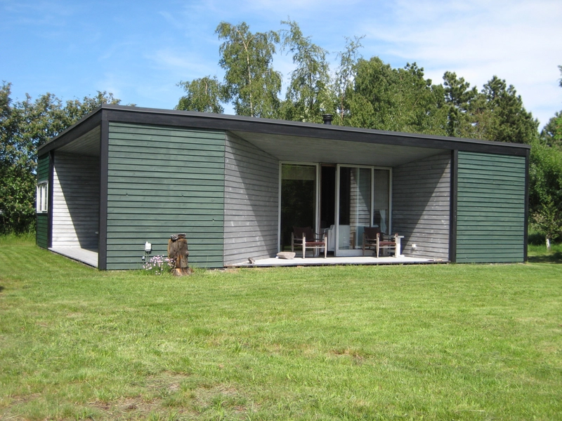 Sommerhus på Lolland Sommerhus på Lolland med terrasser mod syd og vest