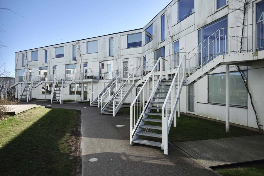 Linkøpingvej boligbebyggelse Hvide jerntrapper