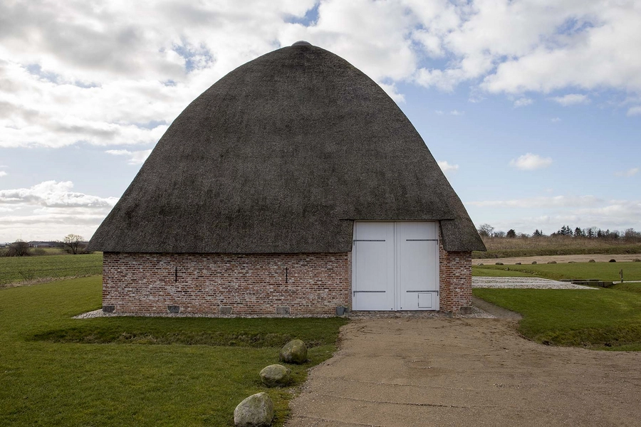 Guldhorn- og Kulturcenter Slotfelt Lade Bygningen set fra øst