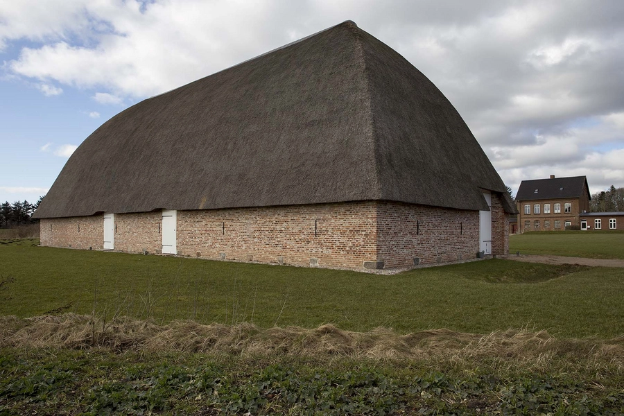 Guldhorn- og Kulturcenter Slotfelt Lade Bygningen set fra syd-øst