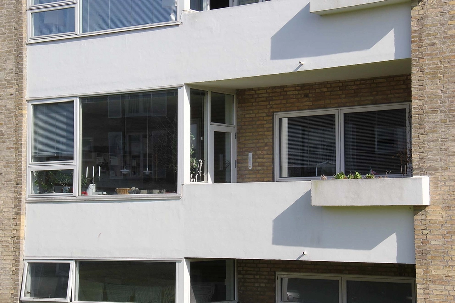 Ibstrupparken II og III Vestfacade, altan