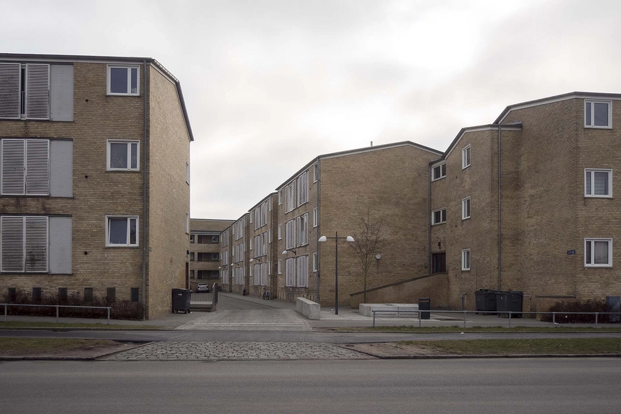 Tingbjerg Blik ind ad sidevej fra hovedgaden