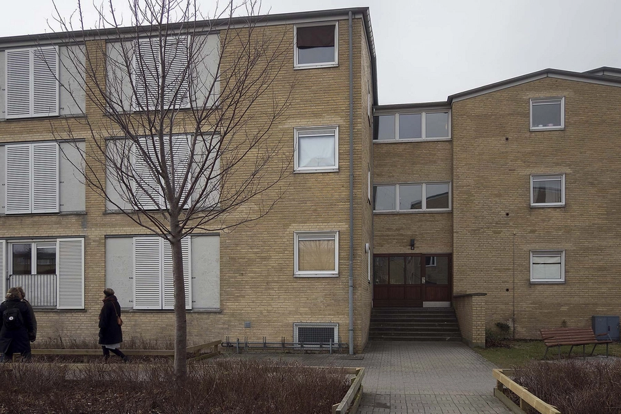 Tingbjerg Indgang, overgang mellem volumener