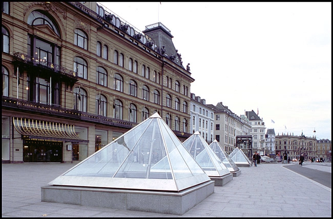 Metrostation Kongens Nytorv Pyramideovenlys