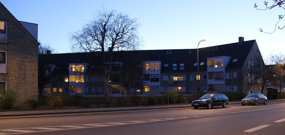 Ibstrupparken I Ibstrupvænget 1-5, facade mod øst, aften
