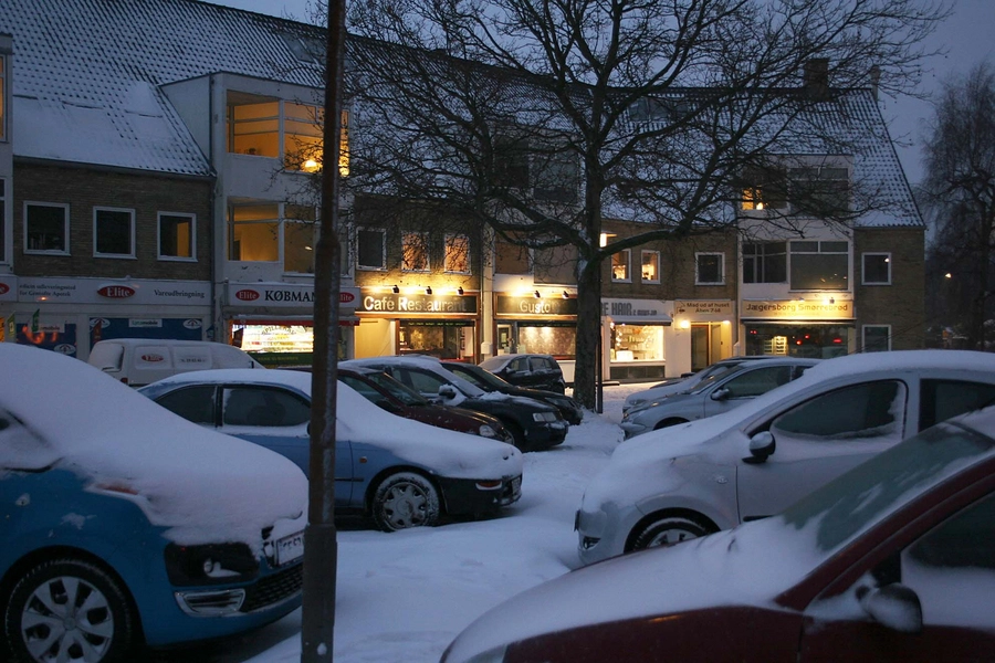 Ibstrupparken I Ibstrupparken i sne, aftenstemning