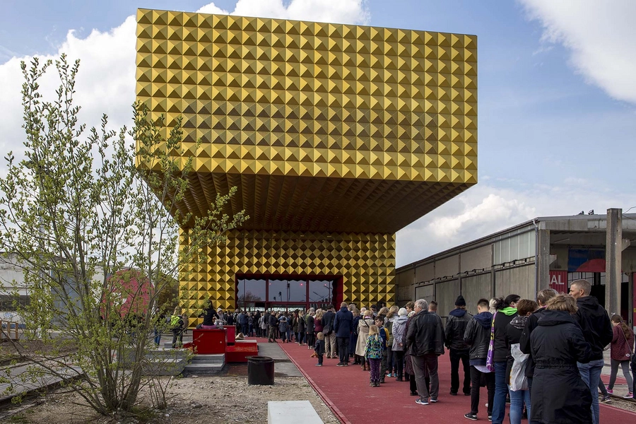 RAGNAROCK – museet for pop, rock og ungdomskultur Blik fra øst, indgang