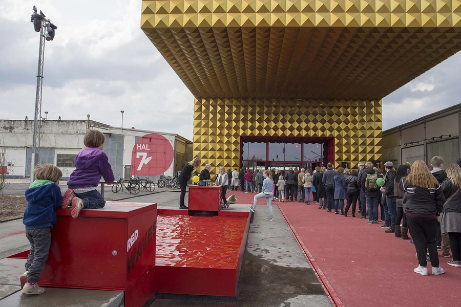 RAGNAROCK – museet for pop, rock og ungdomskultur Indgang, den røde løber