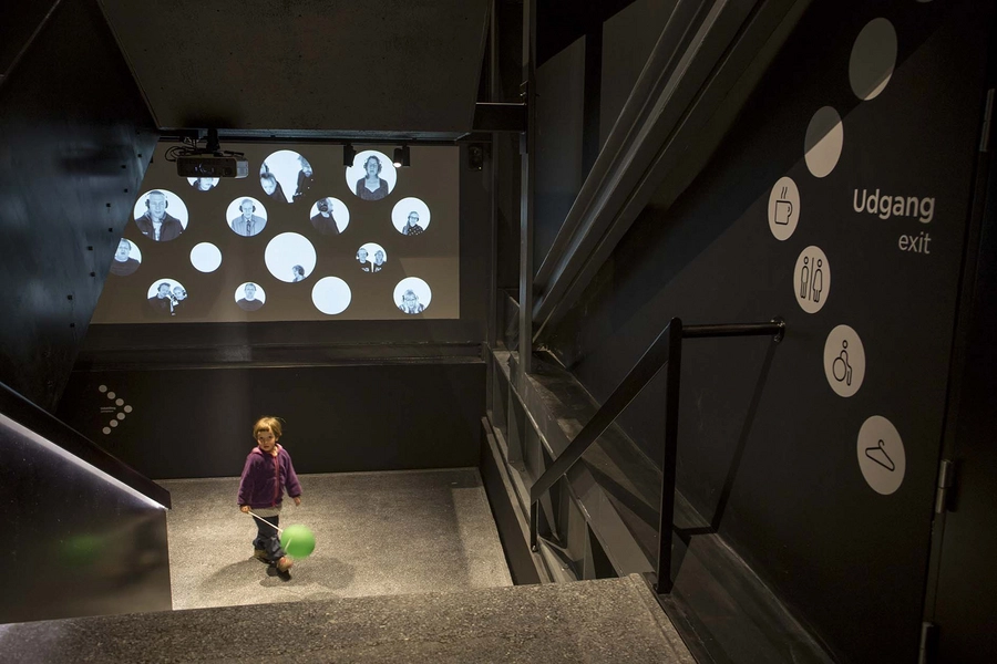 RAGNAROCK – museet for pop, rock og ungdomskultur Udgang, trappehus