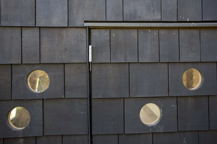 Skrubbe og Stenbider Shelters Detalje, dør