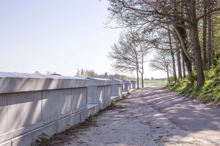 Termini Byrummet set fra øst langs stien