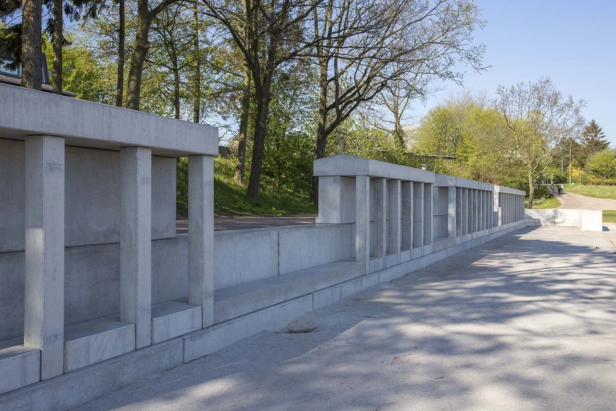 Termini Blik mod øst