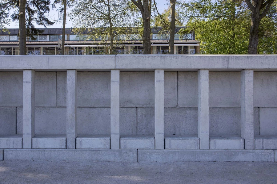 Termini Blik mod nord, udsnit bænk