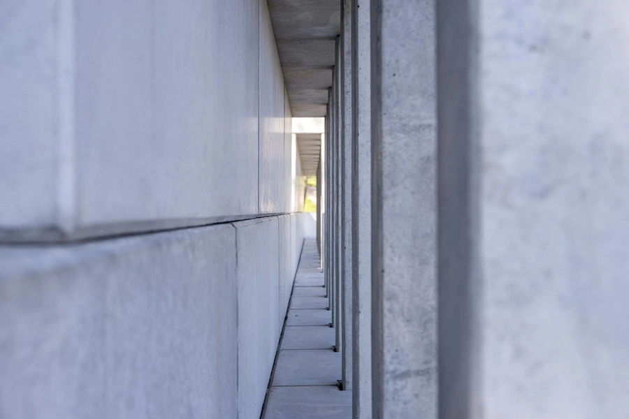 Termini Kig gennem søjlegangwn