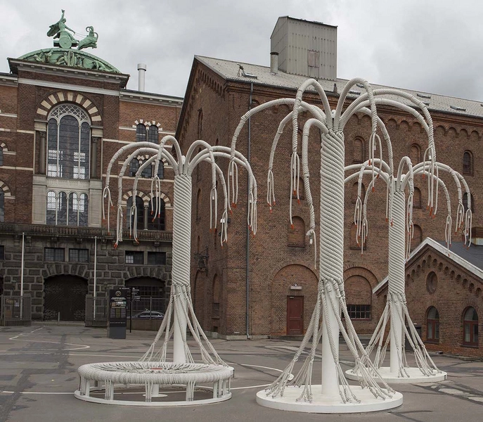 Carlsberg - Bryghuset Midlertidigt byrum på Bryggernes Plads, med Bryghuset og det gamle malteri i baggrunden