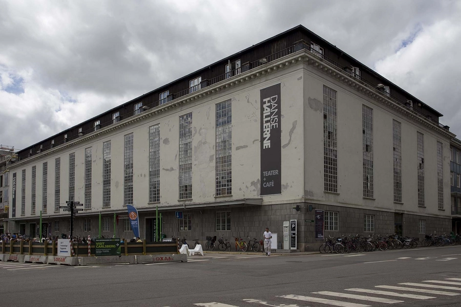 Carlsberg - Tap E - Dansehallerne - Kontorbygning Den klassicistiske bygning set fra nord-øst