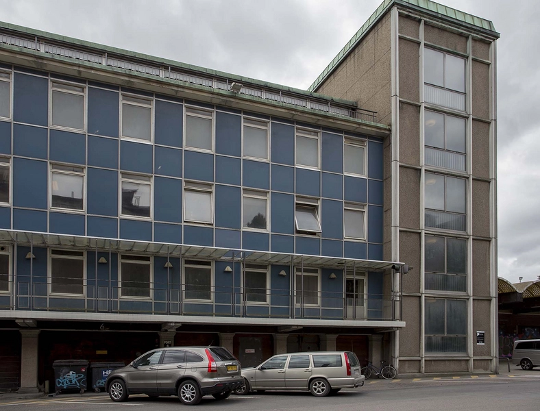 Carlsberg - Tap E - Dansehallerne - Kontorbygning Den modernistiske tilbygning, trappetårn