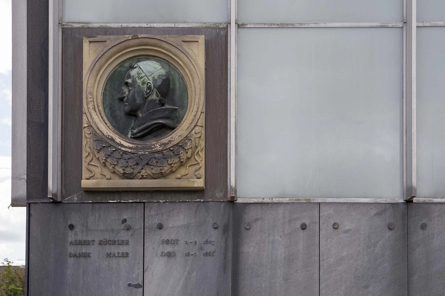 Carlsberg - Hovedkontor - Silo Silotårnet, bronzerelief til minde om maleren Albert Küchler