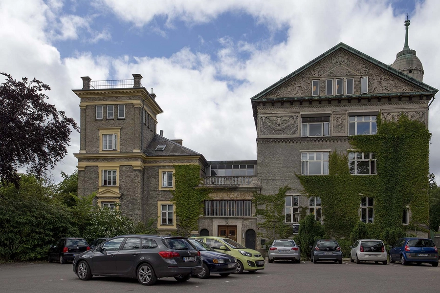 Carlsberg - Kontor og Laboratoriebygning - Det Grå Hus Total, set fra øst