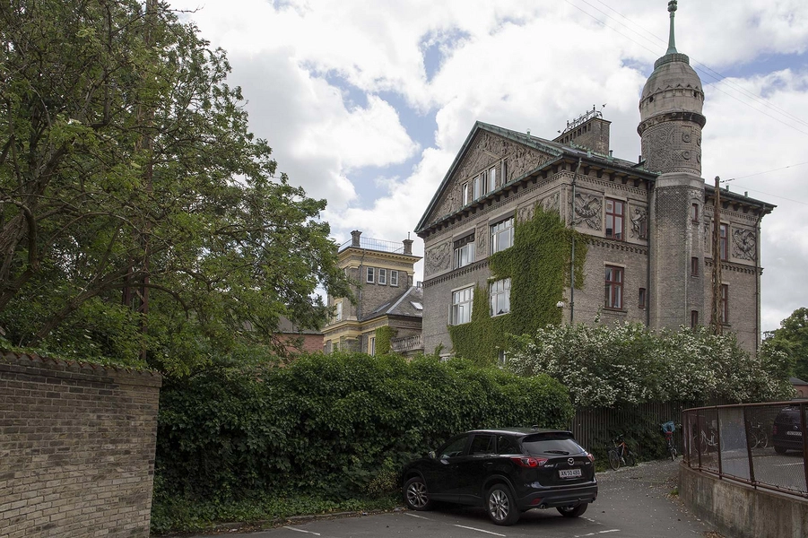 Carlsberg - Kontor og Laboratoriebygning - Det Grå Hus Total, set fra Kammasvej