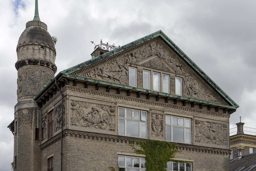 Carlsberg - Kontor og Laboratoriebygning - Det Grå Hus Gavlmotiv, sandstensornamenter