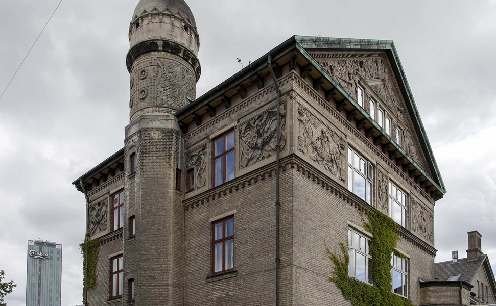 Carlsberg - Kontor og Laboratoriebygning - Det Grå Hus Facadeudsnit, sandstensornamenter