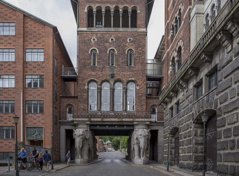 Carlsberg - Elefantporten Elefantporten set fra øst