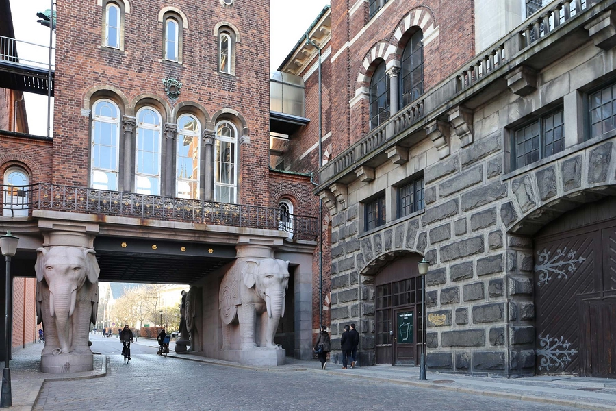 Carlsberg - Elefantporten Elefantporten, Bryghuset