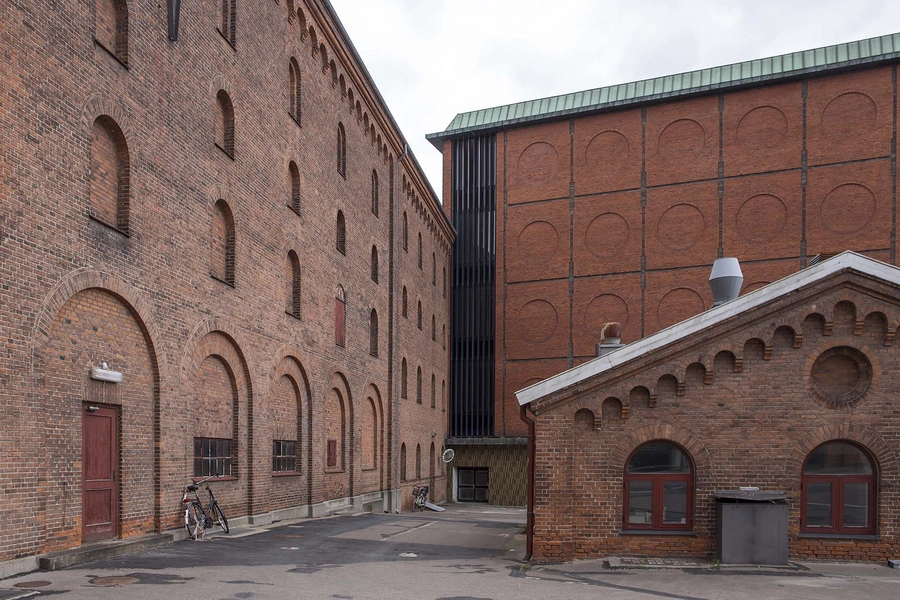 Carlsberg - Brasserie Ny Carlsberg - Gammelt Malteri Malteriets sydfacade, ved Bryggernes plads, sammenbygning med Lagerkælder 3