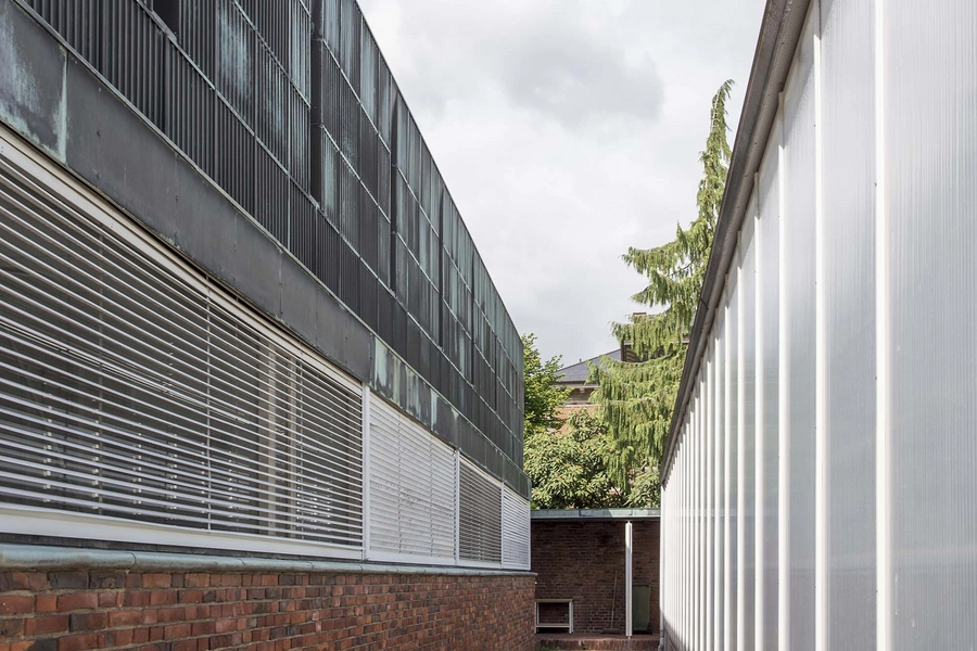 Carlsberg - Isotoplaboratoriet Blik langs facaden