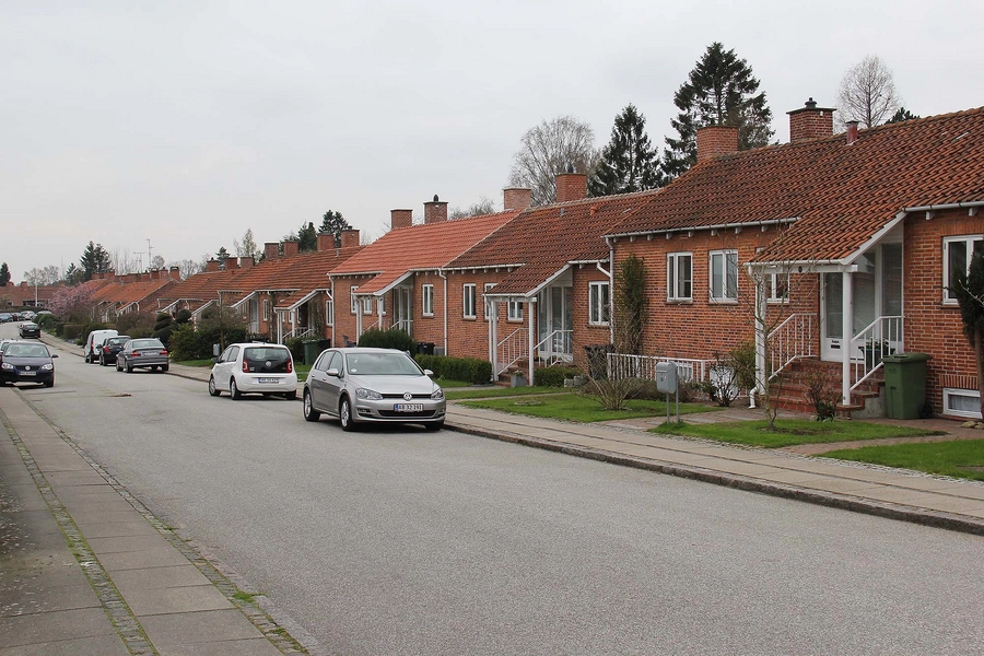 Ridebanevang Nummer 35-25 set fra Jægersborg Alle