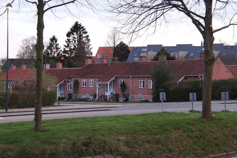 Ridebanevang Nummer 35-25 set fra Jægersborg Alle