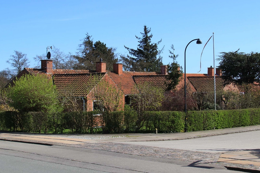 Ridebanevang Nummer 33-35 set fra nordvest