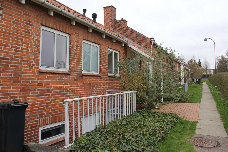 Ridebanevang Østfacade