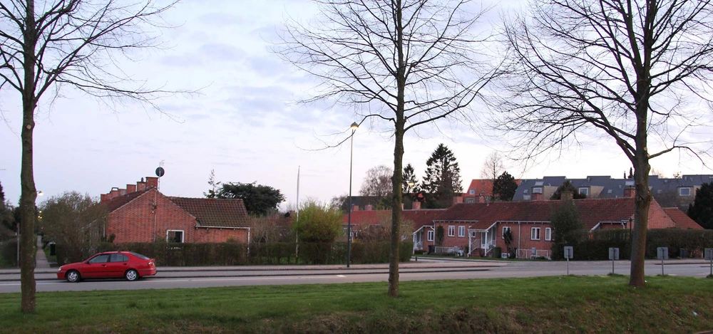 Ridebanevang Nummer 38, nordgavl samt de ulige numre set fra nordøst