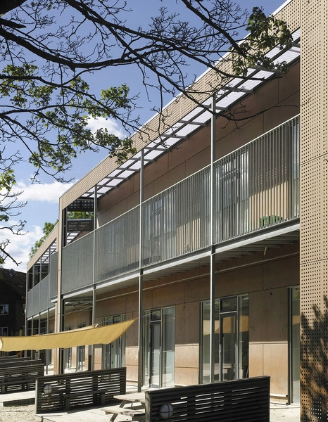 Børnehuset De Syv Have Terasser og Altaner