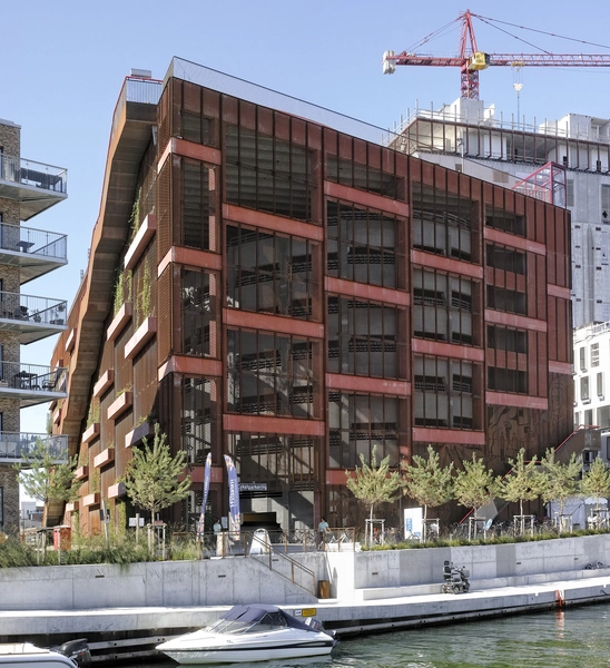 Konditaget Lüders - Garage Lys og skyggespil i facade