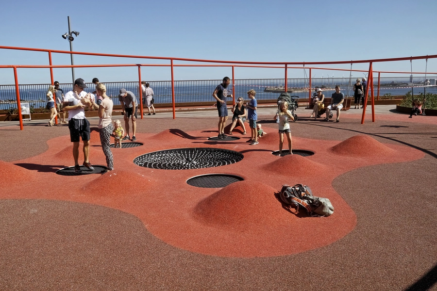 Konditaget Lüders - Garage Tagterrasse; trampoliner