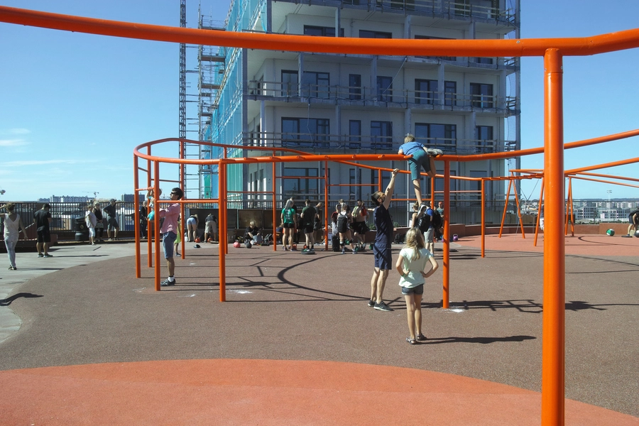 Konditaget Lüders - Garage Tagterrasse; klatrestativ